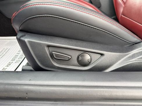 Used 2025 Ford Mustang GT Premium image 19