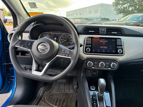 Used 2020 Nissan Versa SV FWD image 19