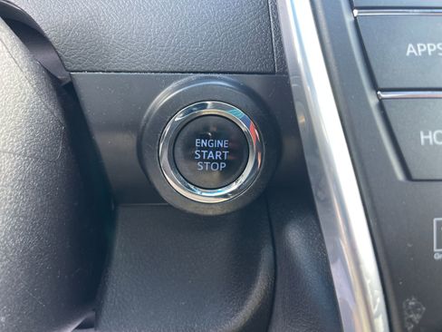 Used 2017 Toyota Camry XLE w/ Moonroof Package FWD image 35