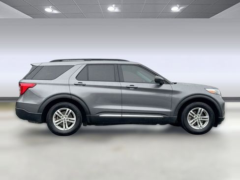Used 2021 Ford Explorer XLT image 8
