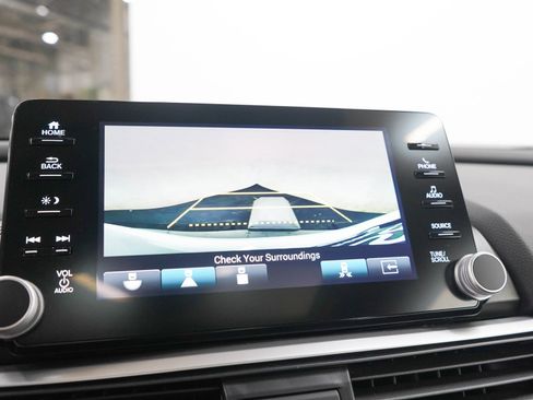 Used 2020 Honda Accord Touring image 28