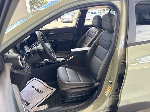 New 2026 Chevrolet Trax ACTIV w/ Sunroof Package FWD image 12