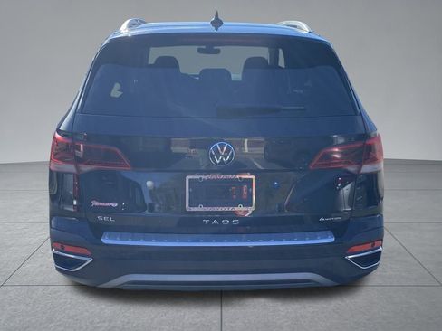 Used 2024 Volkswagen Taos SEL image 9