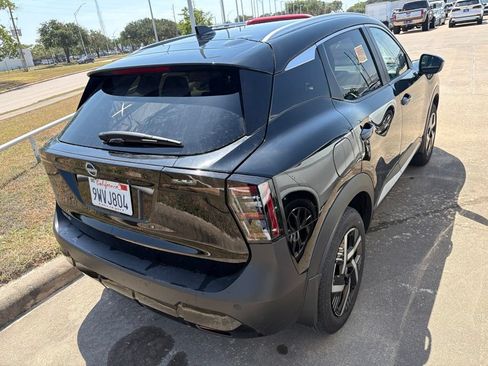 Used 2026 Nissan Kicks SV FWD image 5
