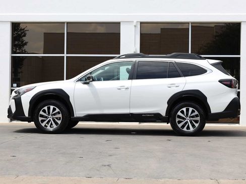 Used 2024 Subaru Outback Premium AWD/4WD image 12