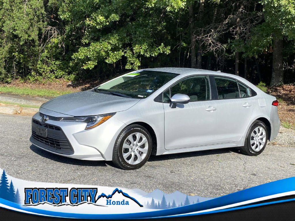Used 2024 Toyota Corolla LE FWD image 1