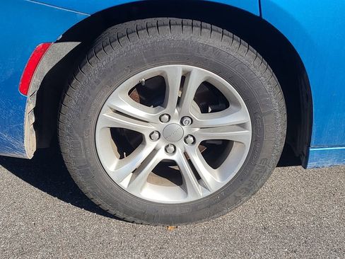 Used 2023 Dodge Charger SXT image 8