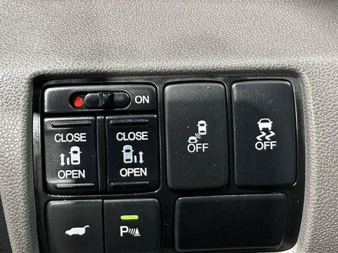 Used 2013 Honda Odyssey Touring image 13