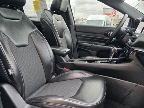 Used 2023 Jeep Compass Latitude w/ Sun and Sound Group AWD/4WD image 14