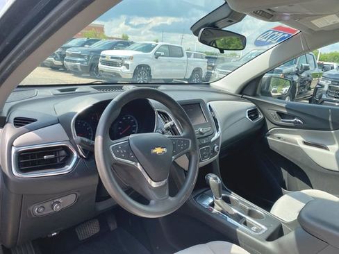 Used 2020 Chevrolet Equinox LS FWD image 2