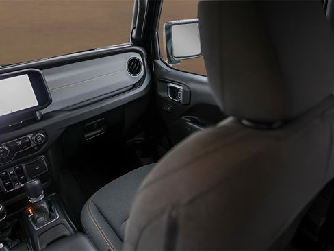 Used 2025 Jeep Wrangler Sport S image 26