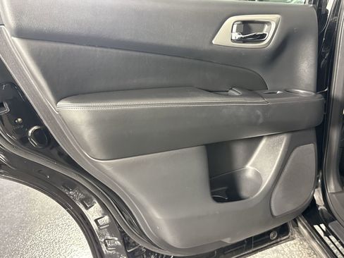 Used 2019 Nissan Pathfinder SL image 33