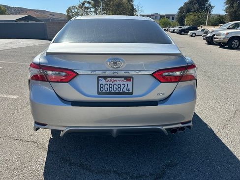 Used 2018 Toyota Camry SE w/ Convenience Package FWD image 2
