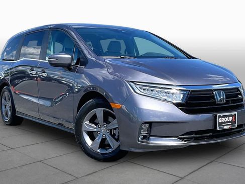 Used 2024 Honda Odyssey EX image 3