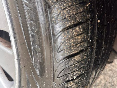 Used 2011 Honda Accord EX-L image 11