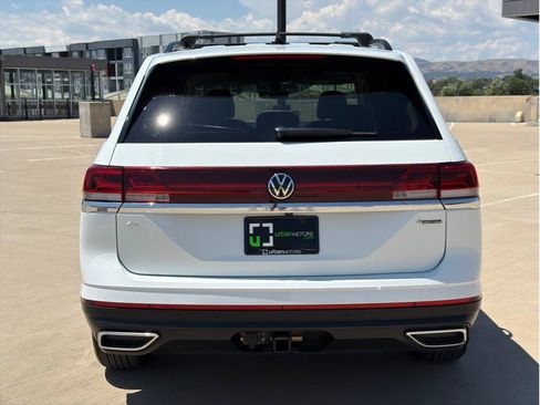 Used 2024 Volkswagen Atlas SE AWD/4WD image 7