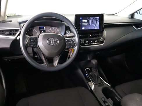 Used 2023 Toyota Corolla LE FWD image 2