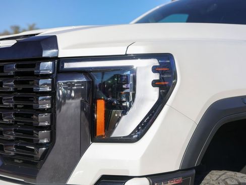 Used 2024 GMC Sierra 2500 Denali Ultimate w/ Max Trailering Package image 3