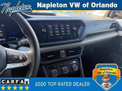 Used 2022 Volkswagen Taos SE image 25