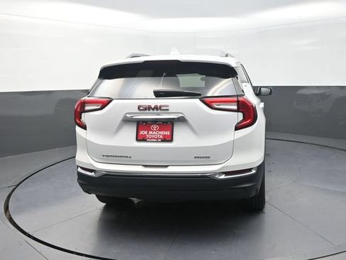 Used 2024 GMC Terrain SLT AWD/4WD image 7