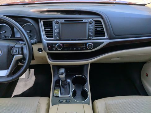 Used 2016 Toyota Highlander Limited FWD image 34