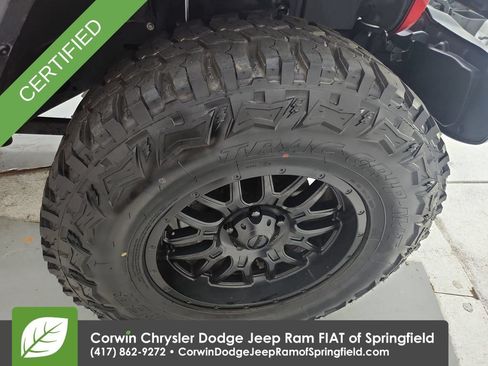Certified 2020 Jeep Gladiator Overland AWD/4WD image 34