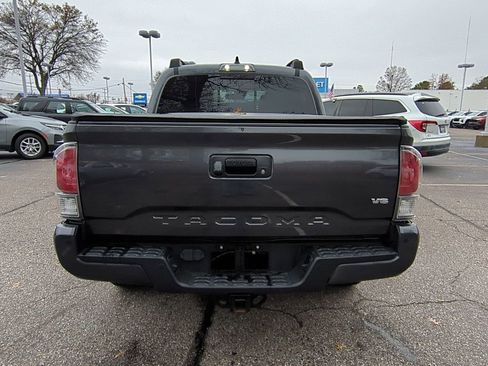 Used 2022 Toyota Tacoma TRD Off-Road image 7