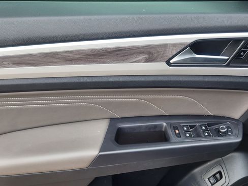 Used 2021 Volkswagen Atlas Cross Sport SE w/ Panoramic Sunroof Package AWD/4WD image 18