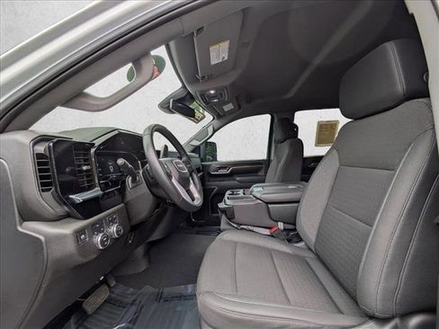 Used 2025 GMC Sierra 2500 SLE w/ SLE Value Package; image 17