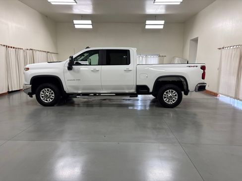 Used 2025 Chevrolet Silverado 2500 LT w/ Convenience Package AWD/4WD image 5
