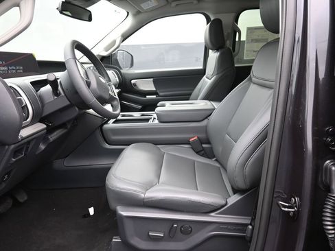 New 2026 Ford Expedition Active image 21