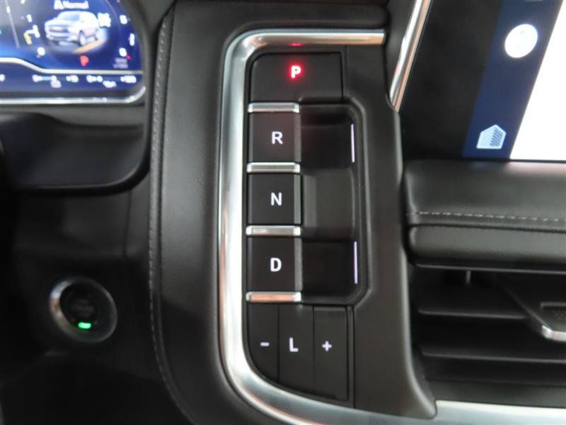 Used 2022 Chevrolet Tahoe Z71 w/ Luxury Package AWD/4WD image 30