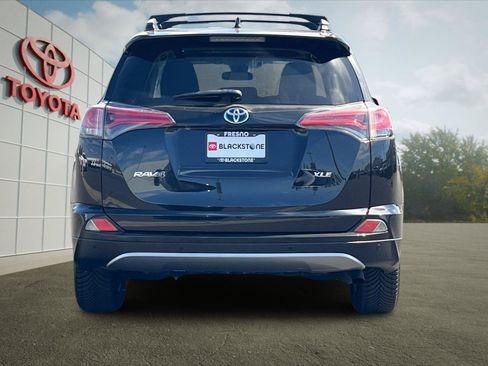 Used 2017 Toyota RAV4 XLE w/ Convenience Package AWD/4WD image 4