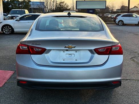 Used 2017 Chevrolet Malibu LS image 4