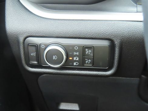 Used 2023 Ford Explorer XLT w/ Equipment Group 202A RWD image 28