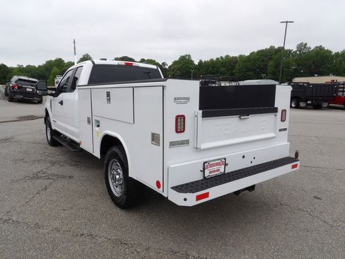 Used 2022 Ford F250 XL w/ Power Equipment Group AWD/4WD image 5