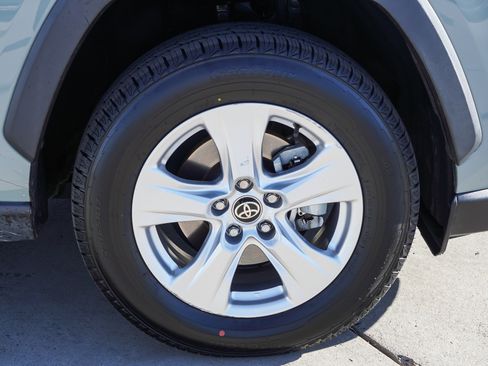 Certified 2021 Toyota RAV4 XLE w/ Convenience Package FWD image 10