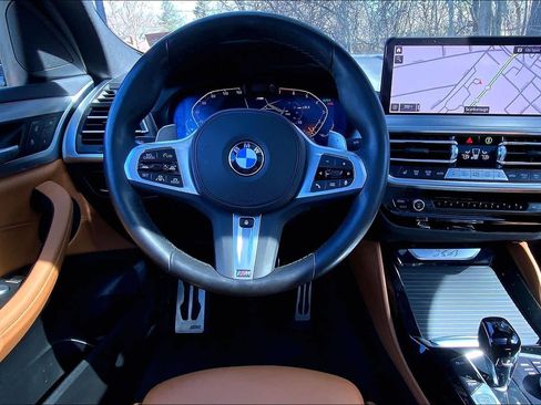 Used 2023 BMW X4 xDrive30i w/ M Sport Package AWD/4WD image 6