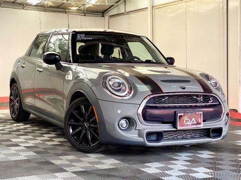 Used 2021 MINI Cooper S w/ 6.5" Touchscreen Package FWD image 1