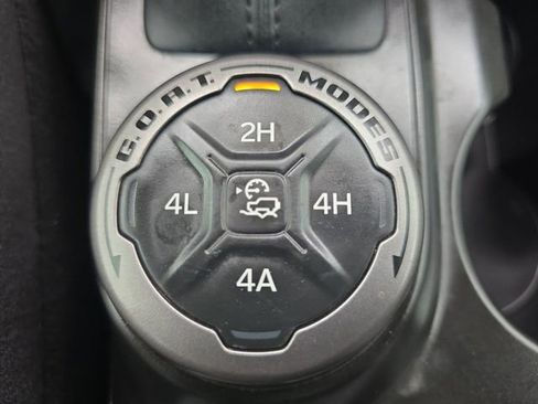 Used 2022 Ford Bronco Badlands image 10