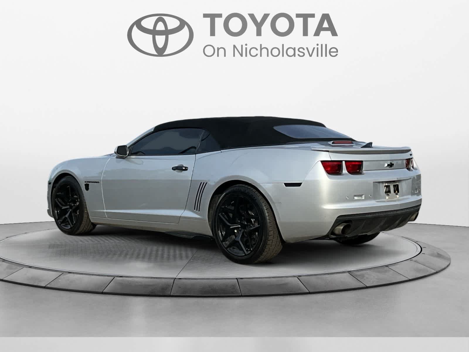 Used 2012 Chevrolet Camaro SS RWD image 11