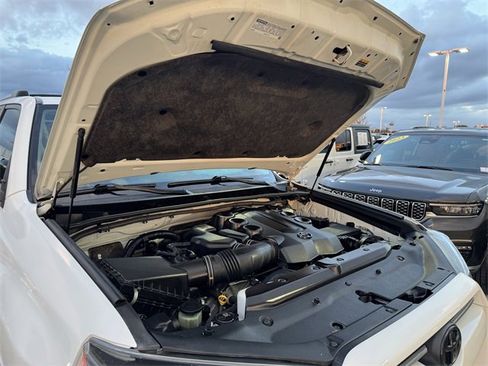 Used 2022 Toyota 4Runner SR5 image 25