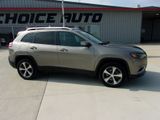 Used 2019 Jeep Cherokee Limited image 2