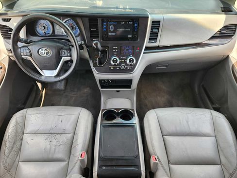 Used 2016 Toyota Sienna XLE w/ XLE Navigation Package FWD image 25