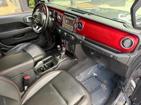 Used 2021 Jeep Wrangler Unlimited Rubicon AWD/4WD image 34