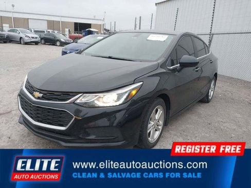 Used 2017 Chevrolet Cruze LT w/ Convenience Package FWD image 3