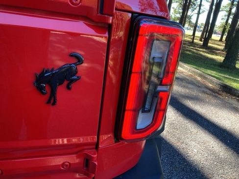 Used 2022 Ford Bronco Wildtrak image 16