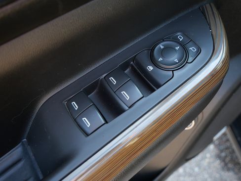 Used 2018 GMC Acadia SLE AWD/4WD image 21