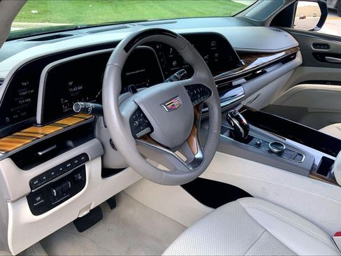 Certified 2024 Cadillac Escalade Sport Platinum w/ LPO, ONYX Package AWD/4WD image 15