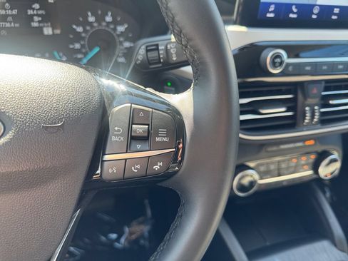 Used 2022 Ford Escape SE w/ Cold Weather Package AWD/4WD image 18